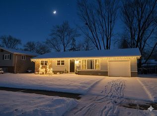 202 Basswood Dr, Elk Grove Village, IL 60007