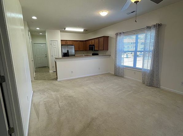 4104 Pinehurst Cir #2-E