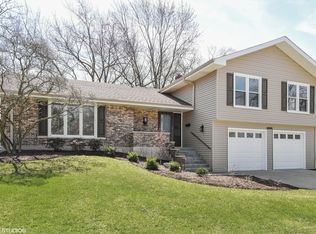 22W109 Glen Valley Dr, Glen Ellyn, IL 60137