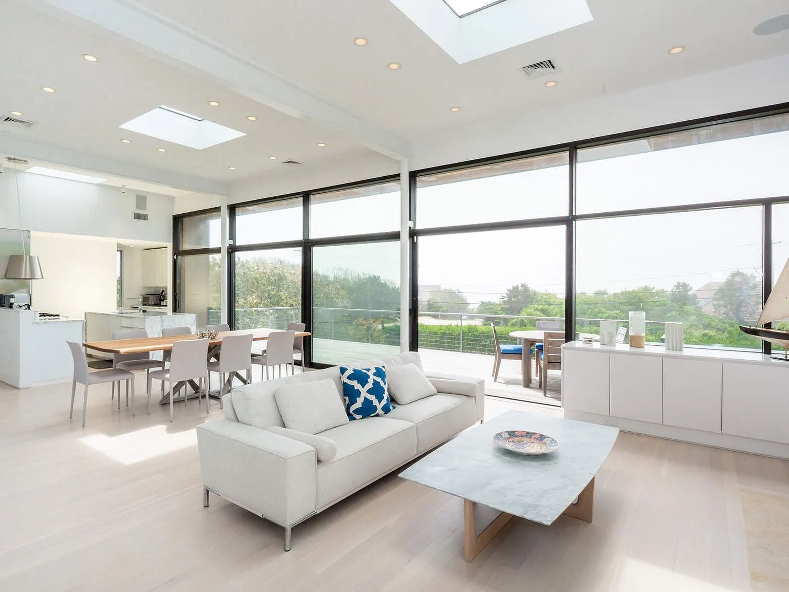 Modern Beach House With Amazing Oceanviews on Surfside Avenue — Photo 4