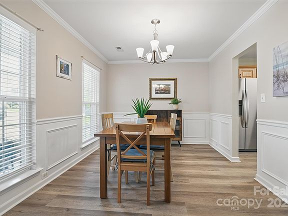 5th image of 2856 Huckleberry Hill Dr