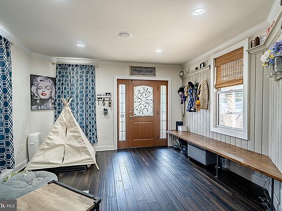 5th image of 62 Green St