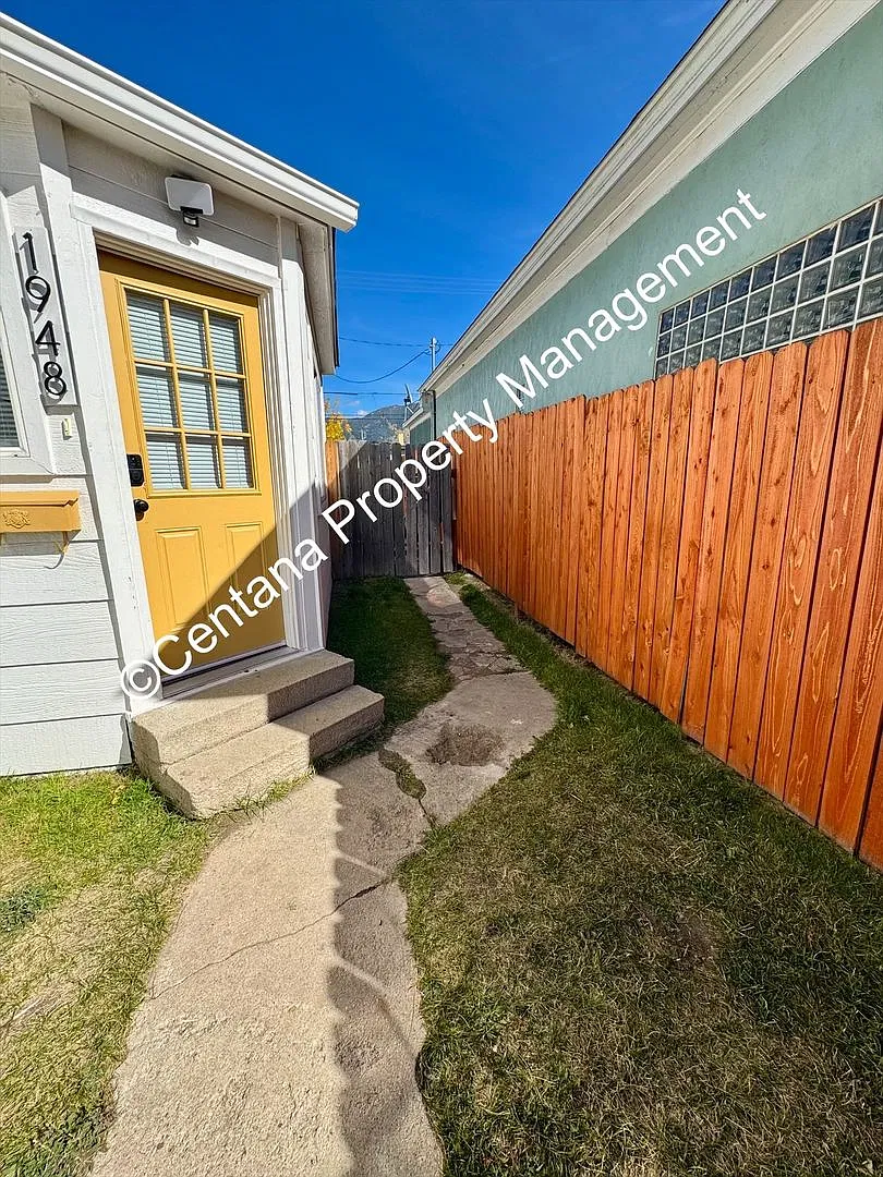 1948 Roberts Ave. — Photo 1