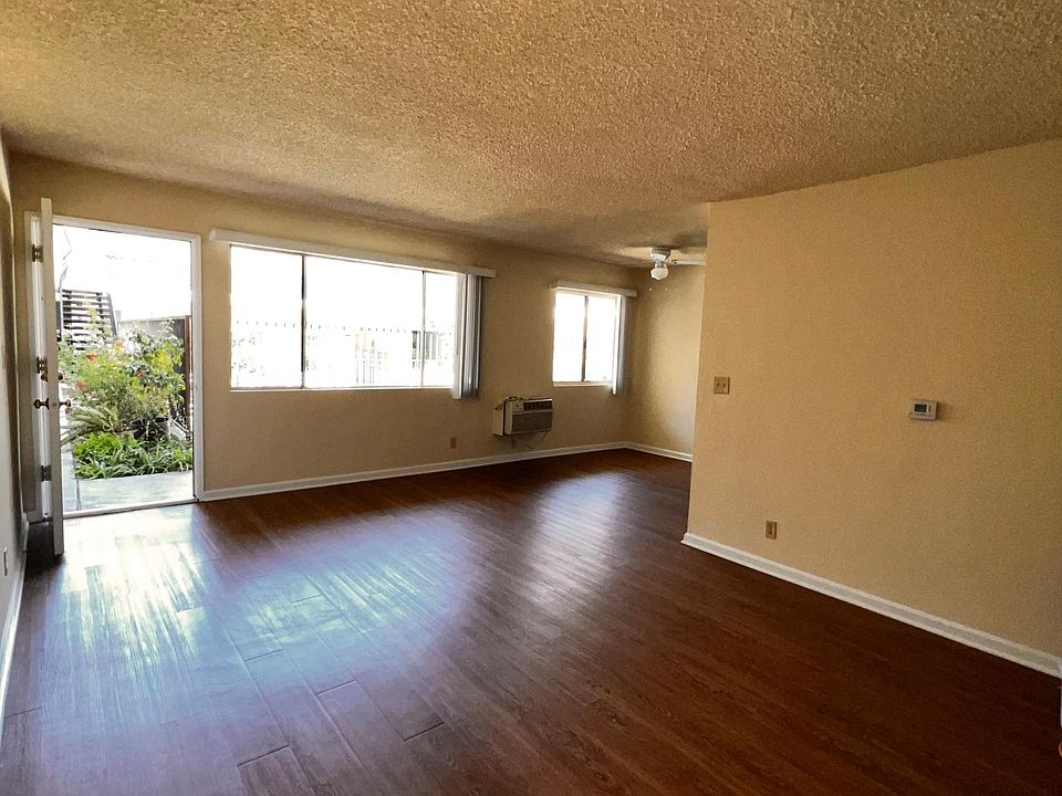 1st image of 10808 Victory Blvd APT 7
