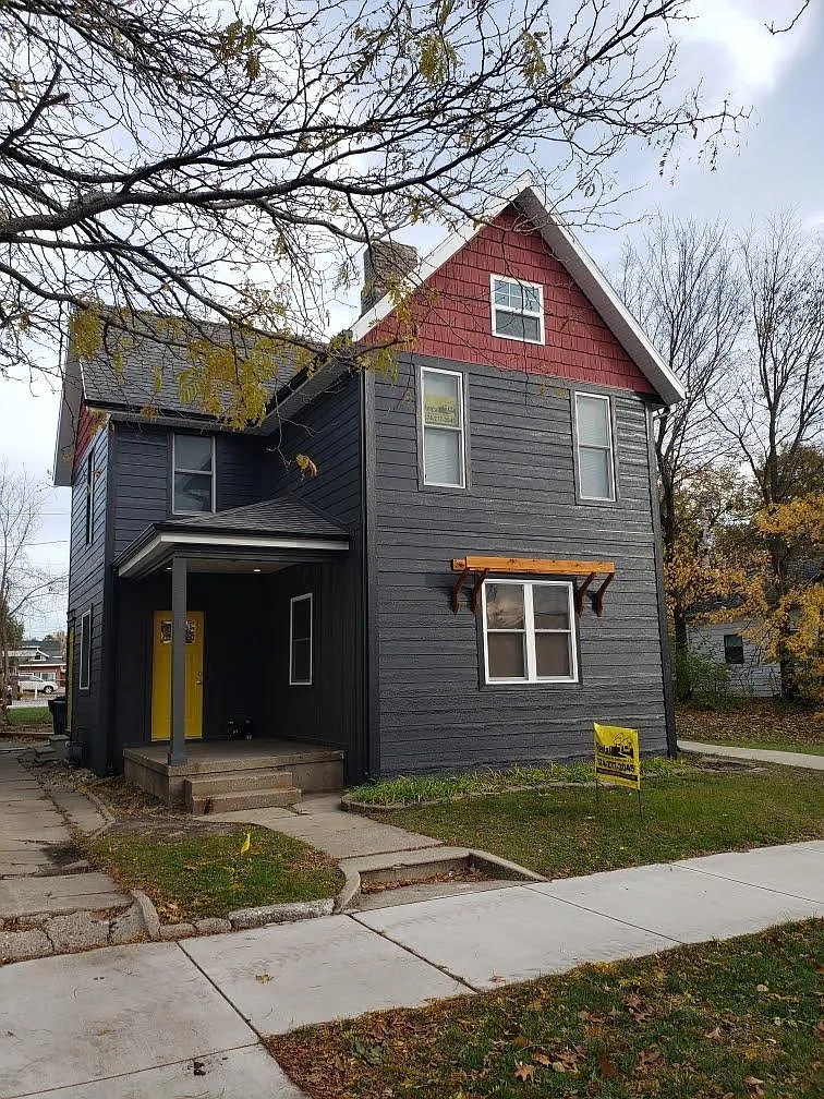3 bed, 850 sqft, $1,500 — Photo 1