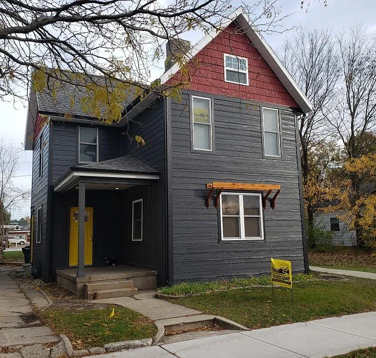 212 N Saint Peter St #1/2