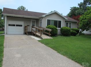 802 E Washington St, Mount Pleasant, IA 52641