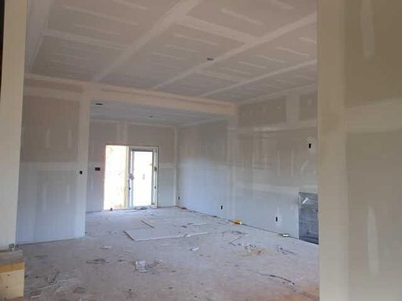 2nd image of 2255 Fairfax Dr