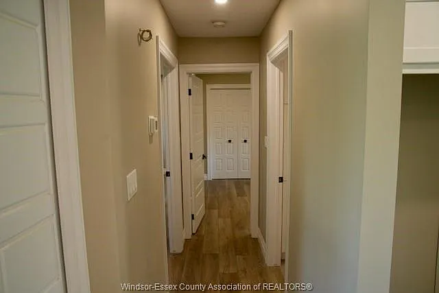 955 Roseland Dr S — Photo 19