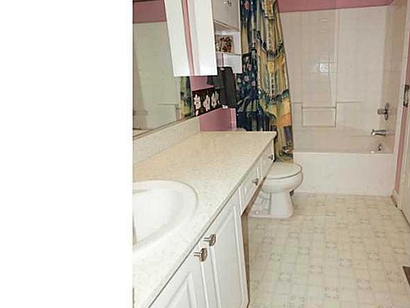 3rd image of 2301 Barnsely Ct