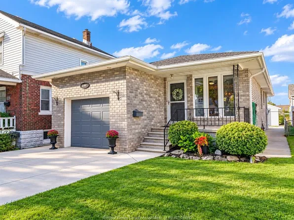 1107 Janette Ave, Windsor, ON N9A 5A6