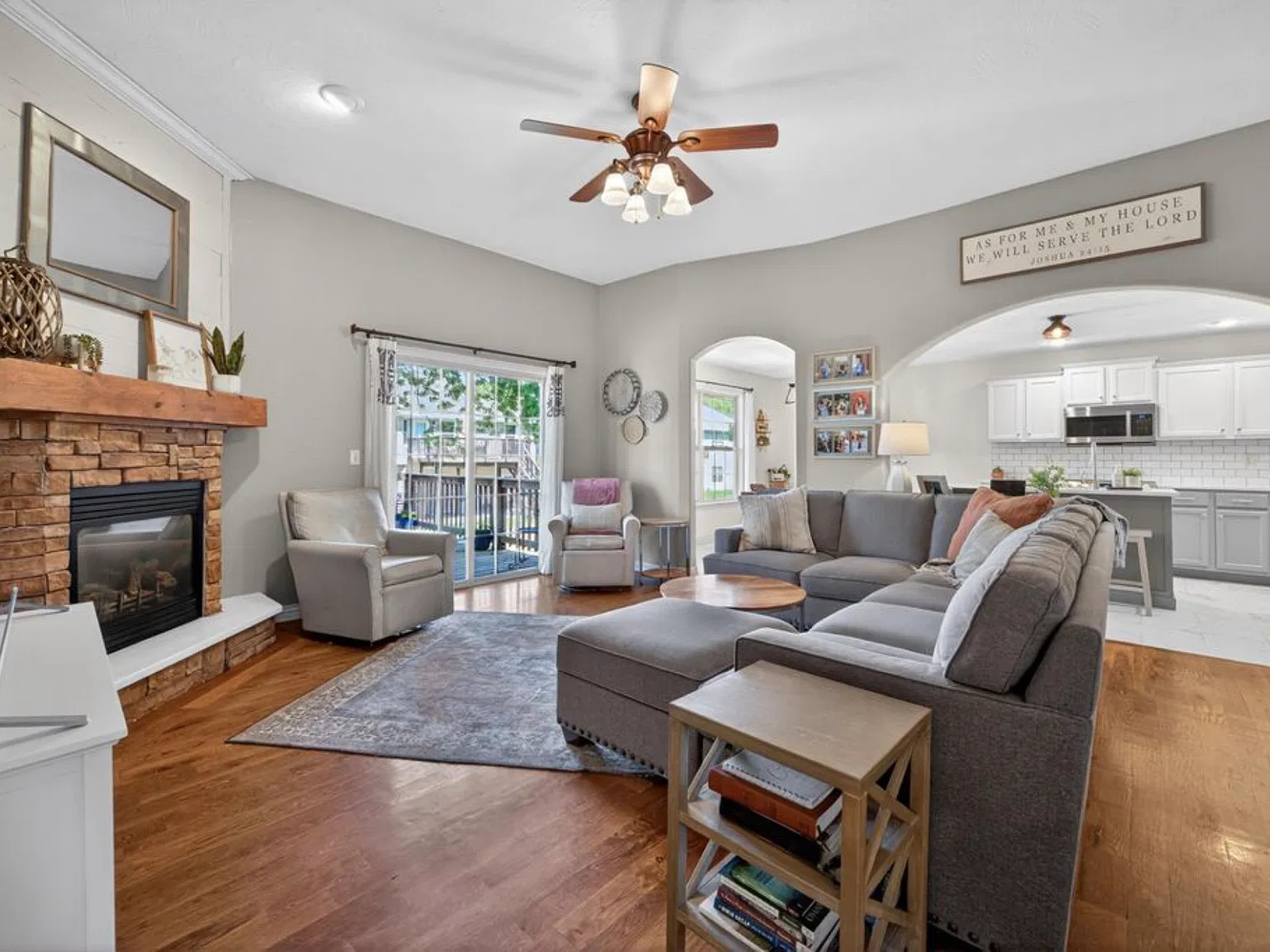 5 bed, 3189 sqft, $3,099 — Photo 2