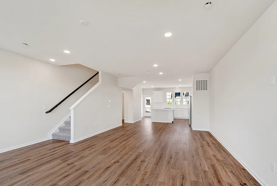 3 bed, 1980 sqft, $2,200 — Photo 4