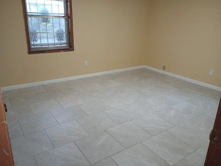 1004 W Reagan St — Photo 10