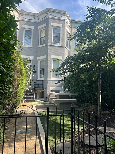 1524 E Capitol St NE Photo 1