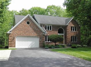 4551 Hidden Hollow Rd, Hamburg, NY 14075
