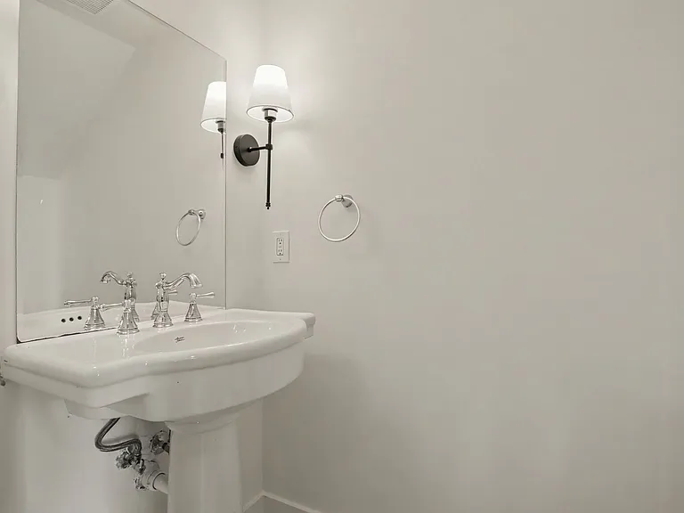 801 Main St — Photo 5