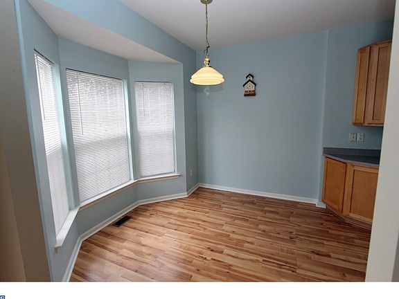 5th image of 36 N Cummings Dr