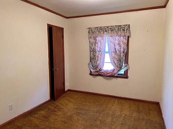 4th image of 573 Herzl St