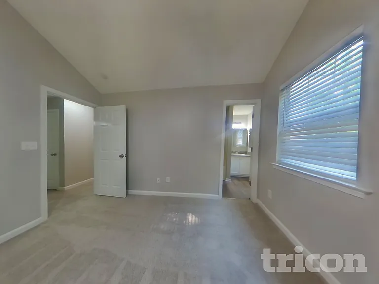 230 Ashbury Ct — Photo 6