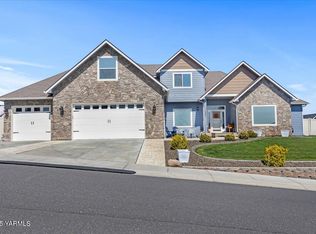1201 Heritage Hills Dr, Selah, WA 98942