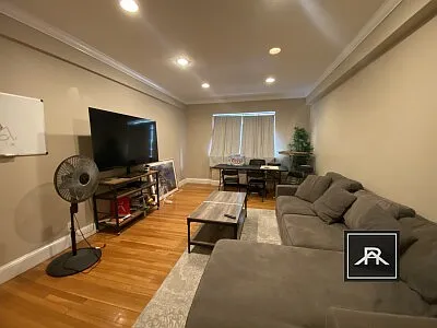 95 Strathmore Rd #1 — Photo 1