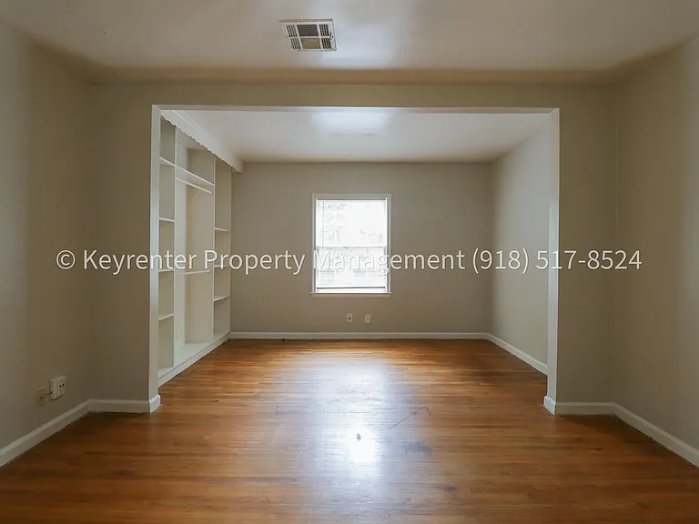 3322 E 23rd St — Photo 20