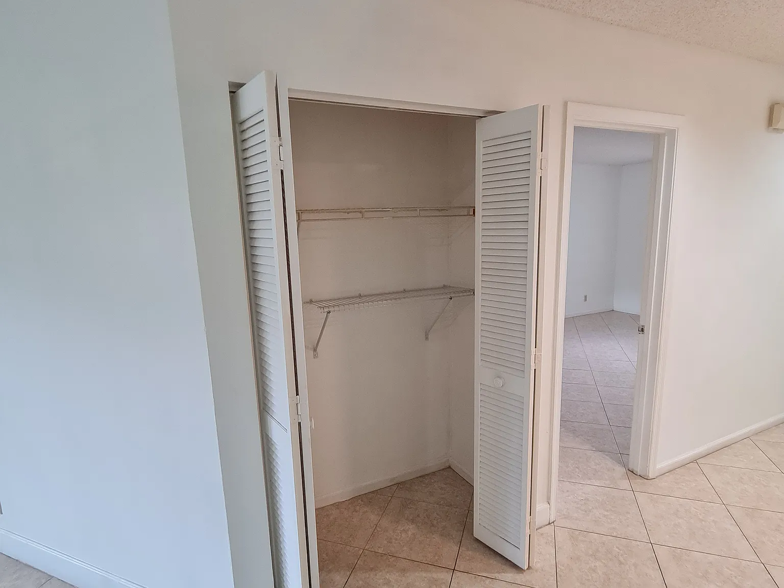 2 bed, 1279 sqft, $3,000 — Photo 3