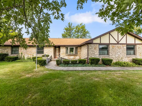 2448 S Sunrise Dr, New Palestine, IN 46163