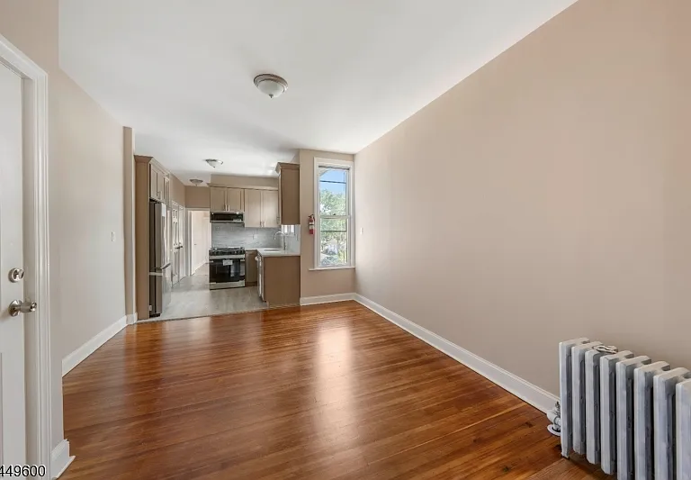 49-51 Caldwell Pl — Photo 3