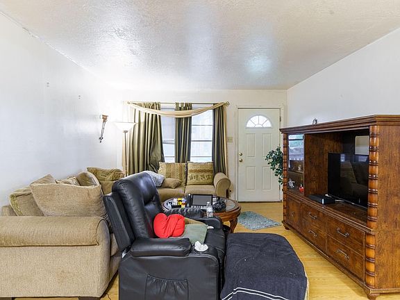 5th image of 5634 Schevers St