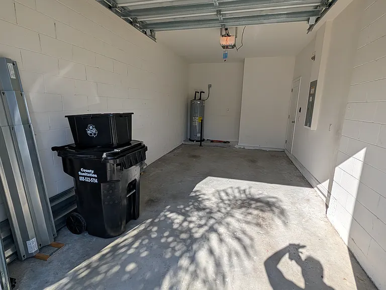 2926 Suncoast Plains Dr — Photo 29