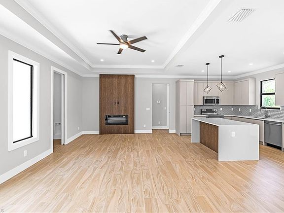 5th image of 8418 Sun N Lake BLVD