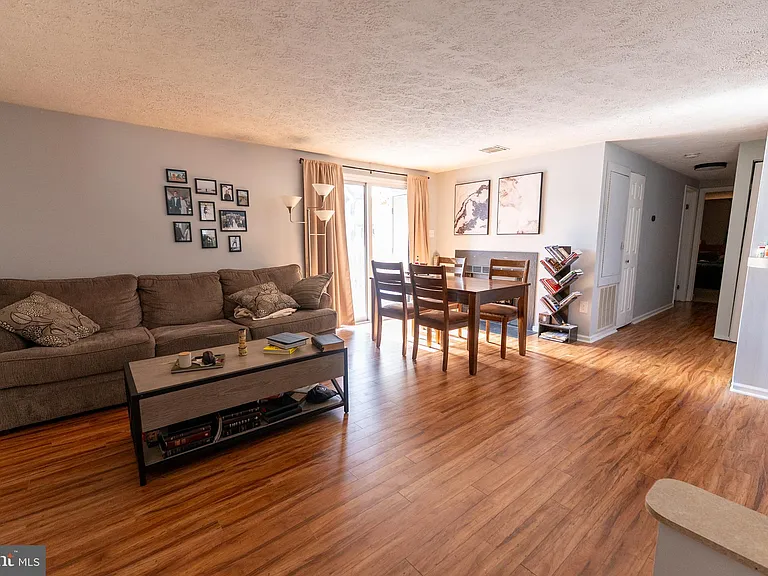 800 Stratford Way #E — Photo 4