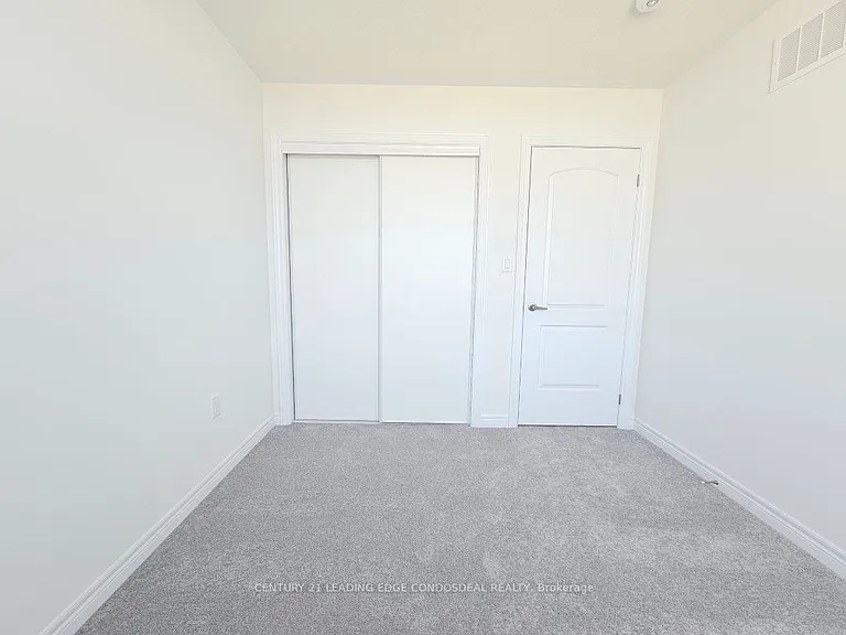 21 Milady Cres — Photo 24
