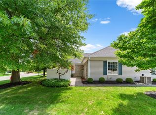 8262 Cyrus Ln, Northfield, OH