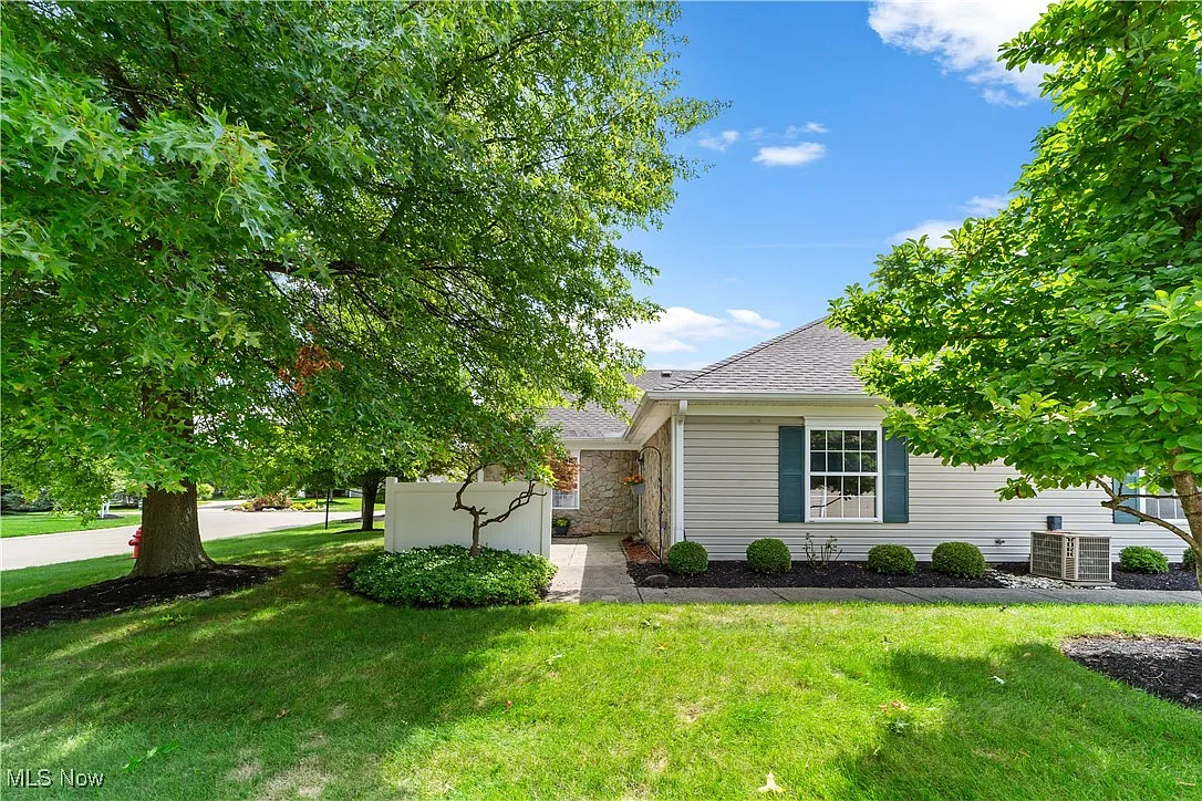 8262 Cyrus Ln photo 1