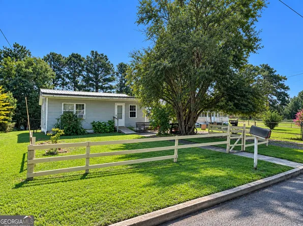 718 Walcott St, Perry, GA 31069