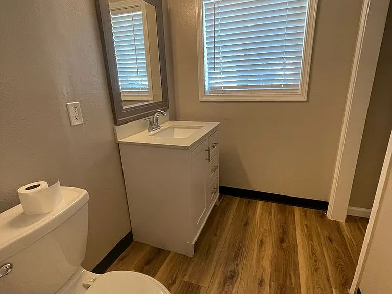 Churchill Village Apartments — Photo 17