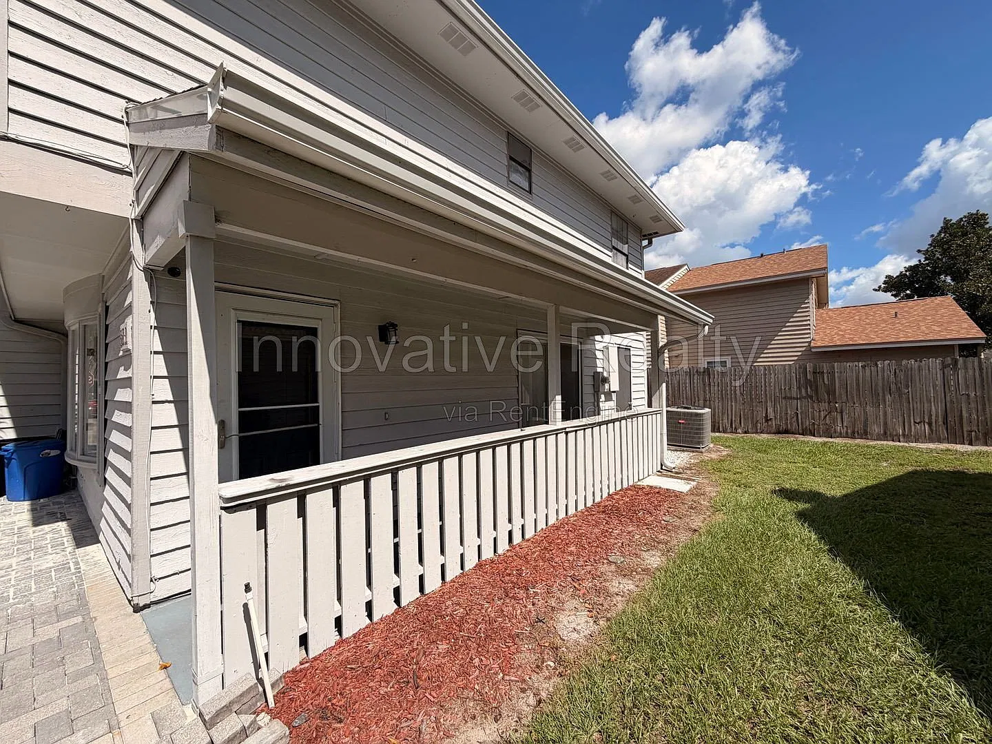 2 bed, 2.5 bath, 1200 sqft, $1,695 — Photo 2