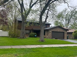 828 Maple Rd, Flossmoor, IL 60422