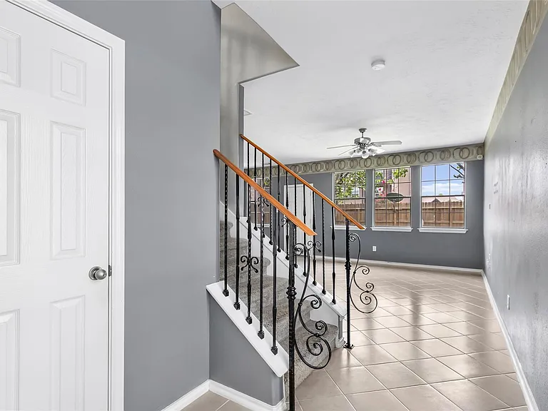 9016 Elm Drake Ln — Photo 3