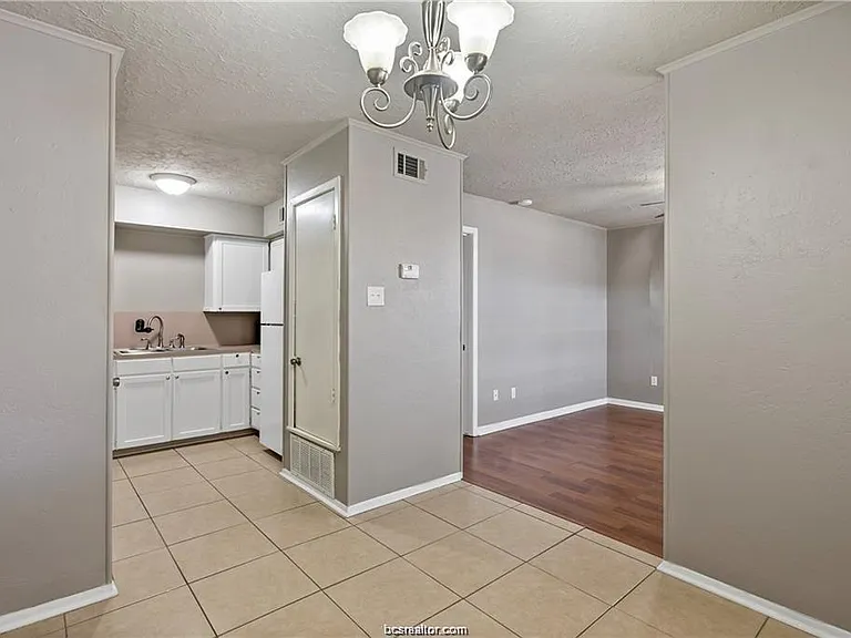 3906 Aspen St #D — Photo 7