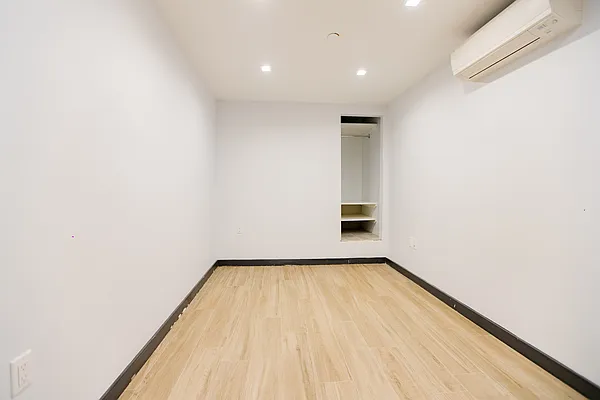 Rented by Jankos Group LLC | media 26