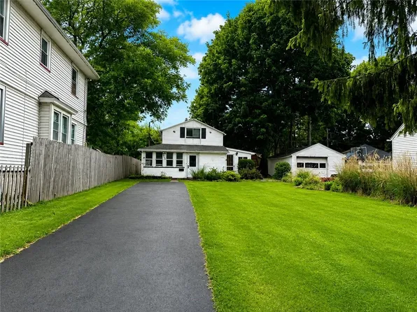 313 McNaughton St, Rochester, NY 14606