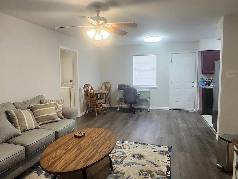 9605 Grady Ln — Photo 6