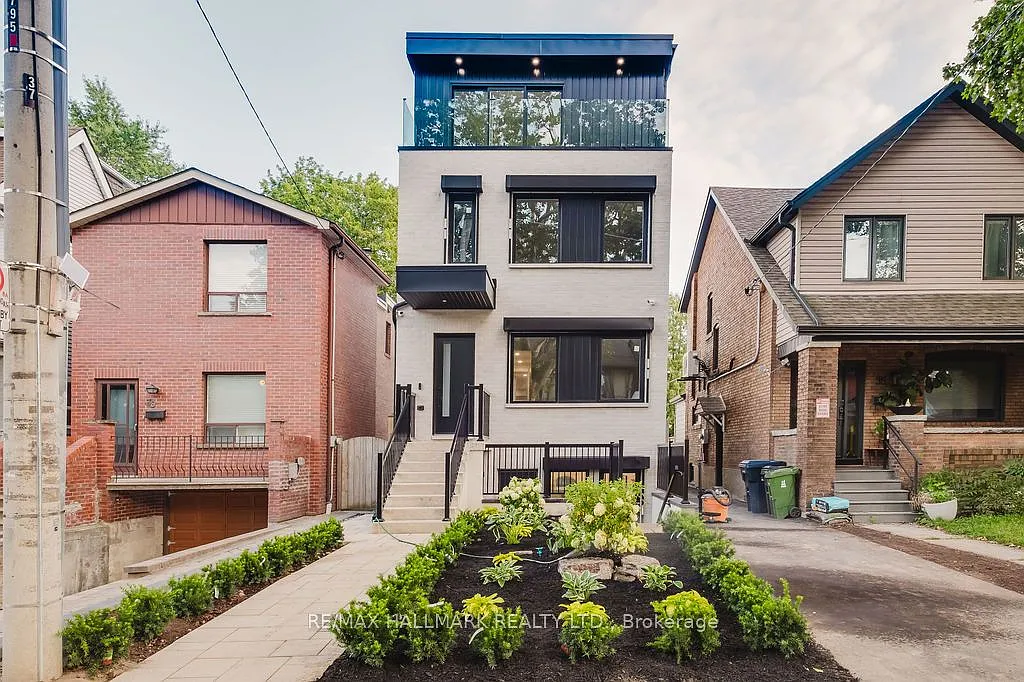 3 bed, $2,980 — Photo 1