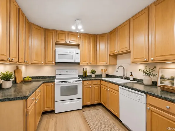 675 S Alton Way #12A, Denver, CO 80247