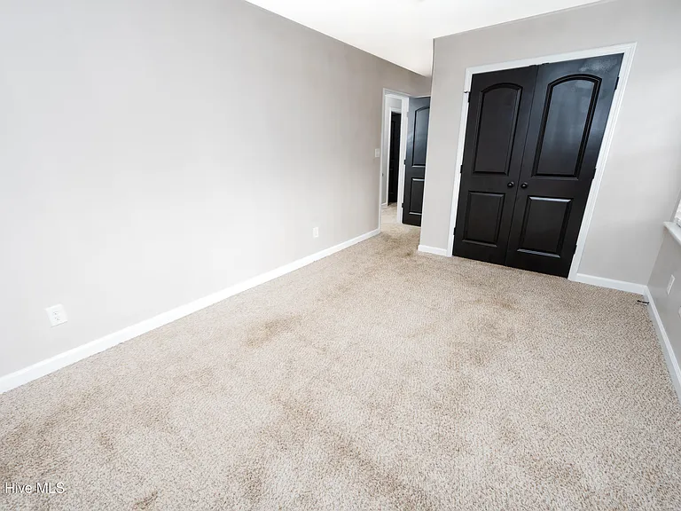 204 Gillcrest Ct — Photo 21