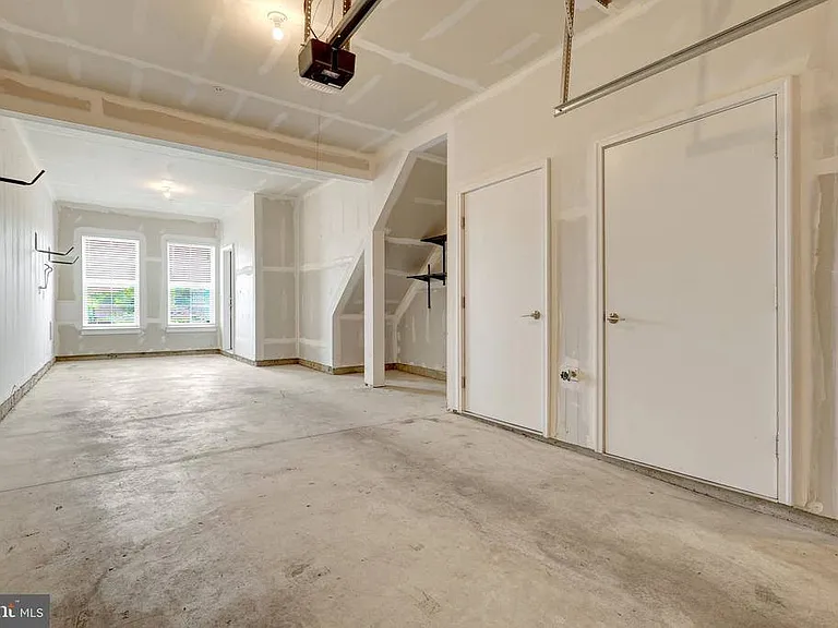 11247 Beaker St — Photo 44